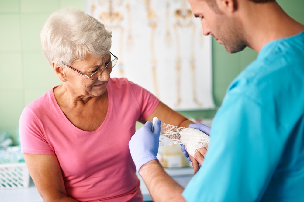Wound Care at Home in Dubai: What You Need to Know for Safe and Faster Healing  
